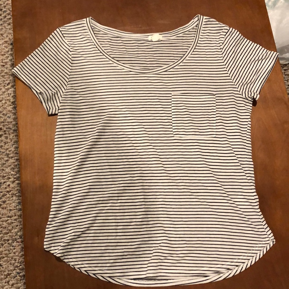 Black and White Stripe Pocket tee